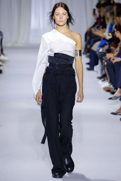 Look 7